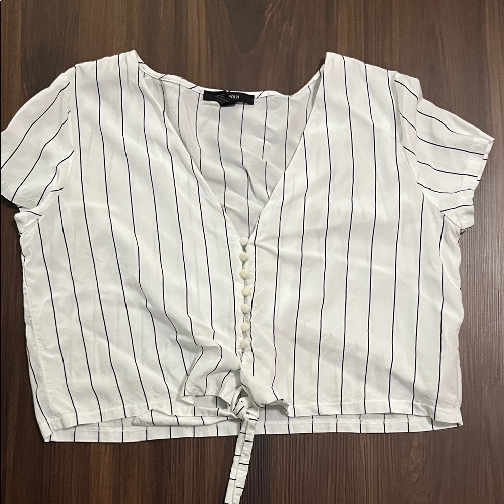Forever 21 cropped tie front top